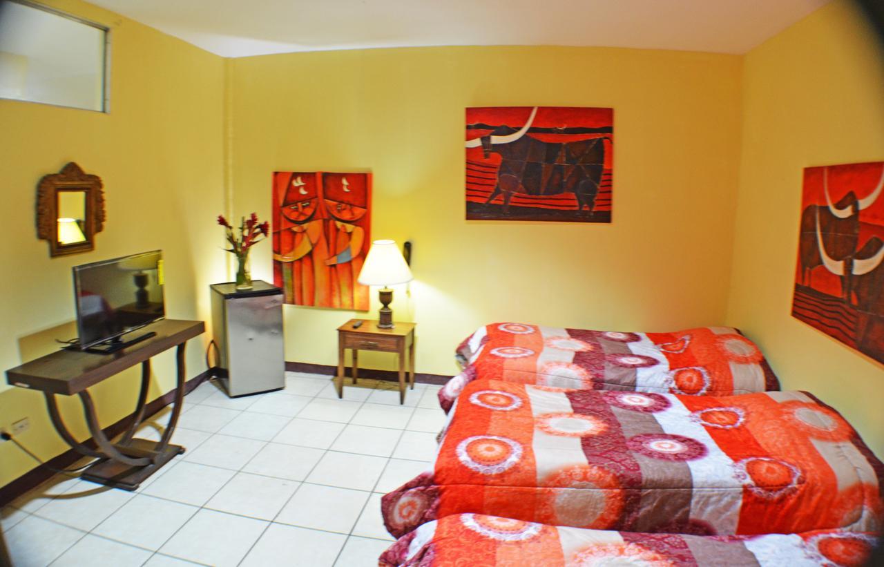 Hotel Plaza Cosiguina Чинандега Екстериор снимка