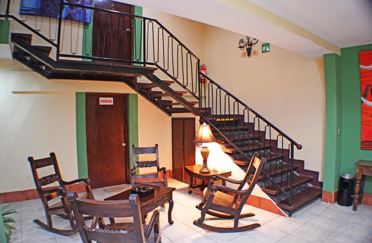 Hotel Plaza Cosiguina Чинандега Екстериор снимка